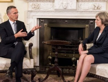 Στολτενμπεργκ προς Μέι: Το ΝΑΤΟ προτίθεται να στείλει περεταίρω ενισχύσεις στο Αφγανιστάν